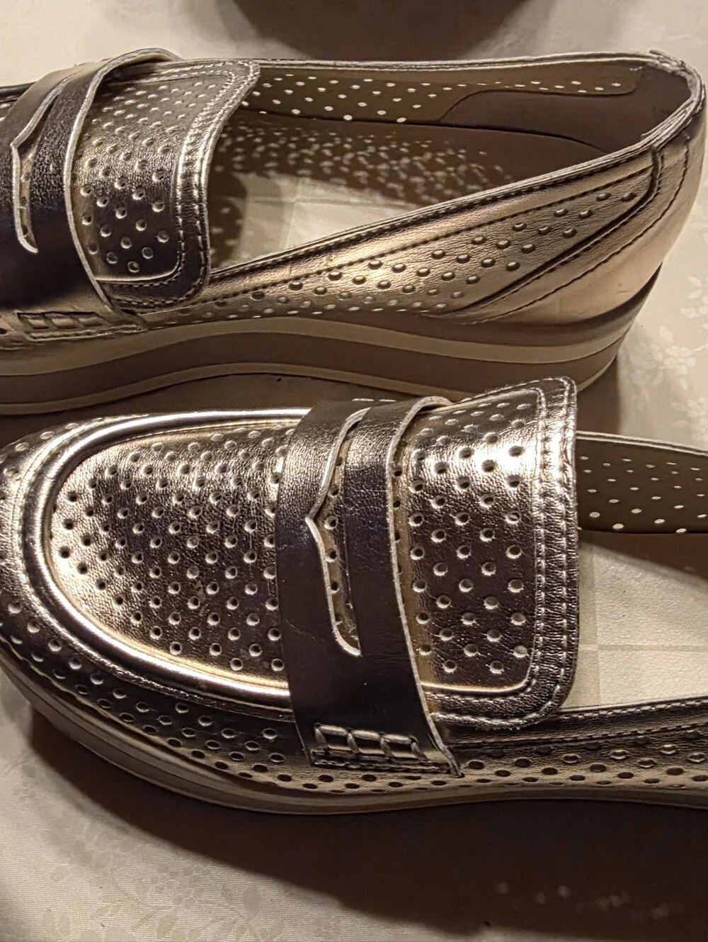 Beauiful Metallic Platform Shoe
